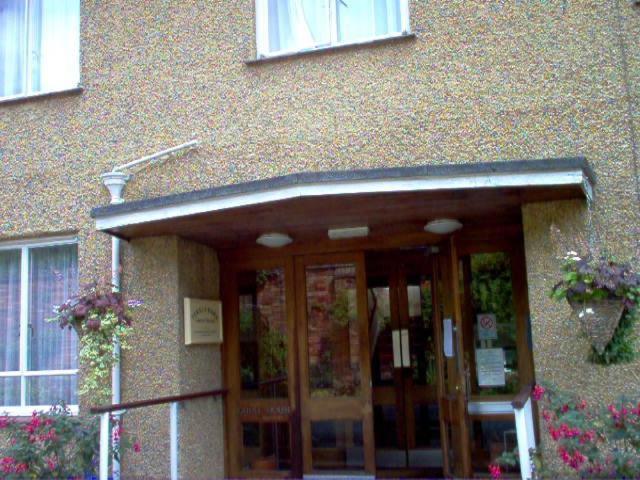 Tekels Park Guest House Camberley Bagian luar foto
